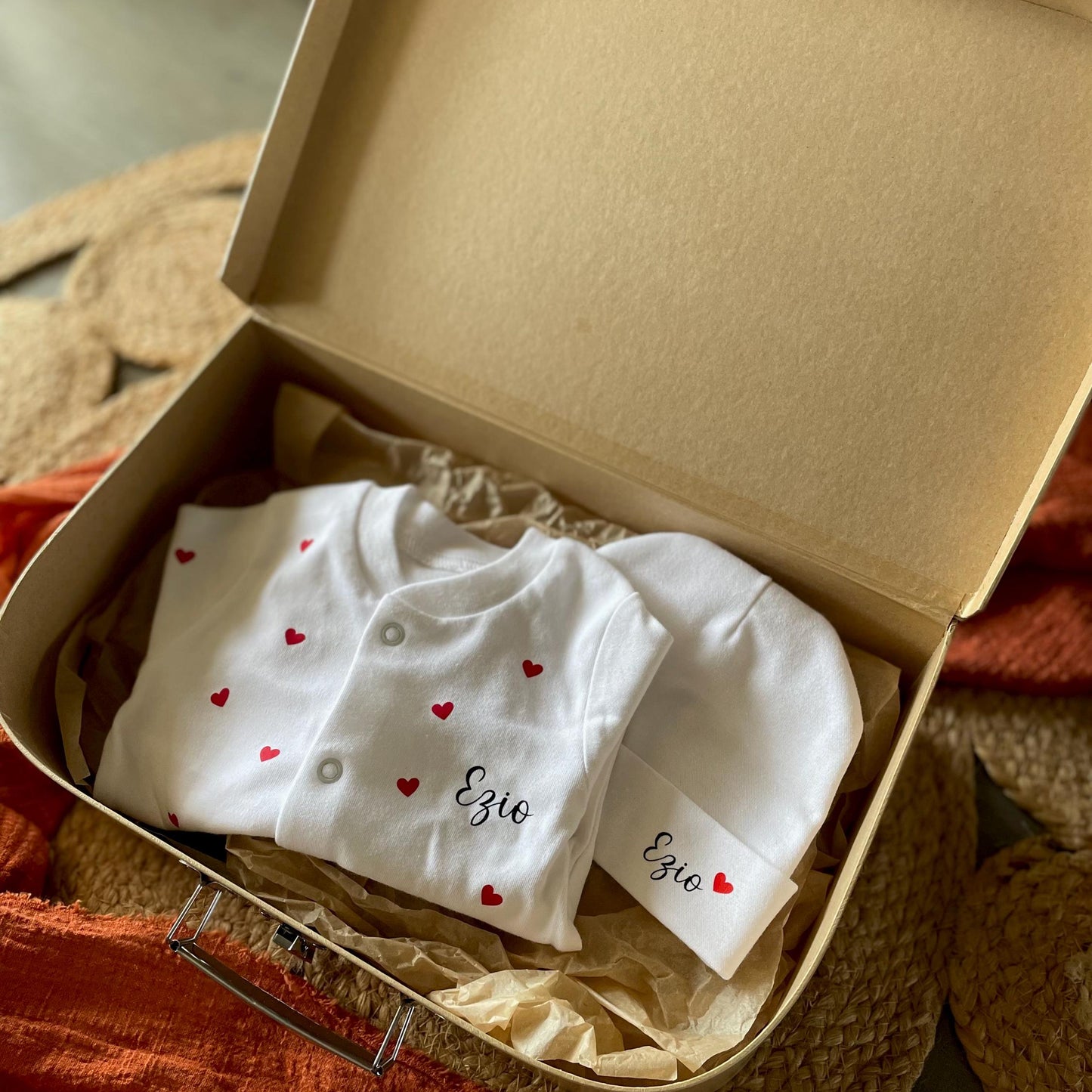 Box Naissance Personnalisée - Coffret Naissance Bébé Personnalisé - Cadeau Naissance Fille ou Garçon - Box Mille et Un Cœurs