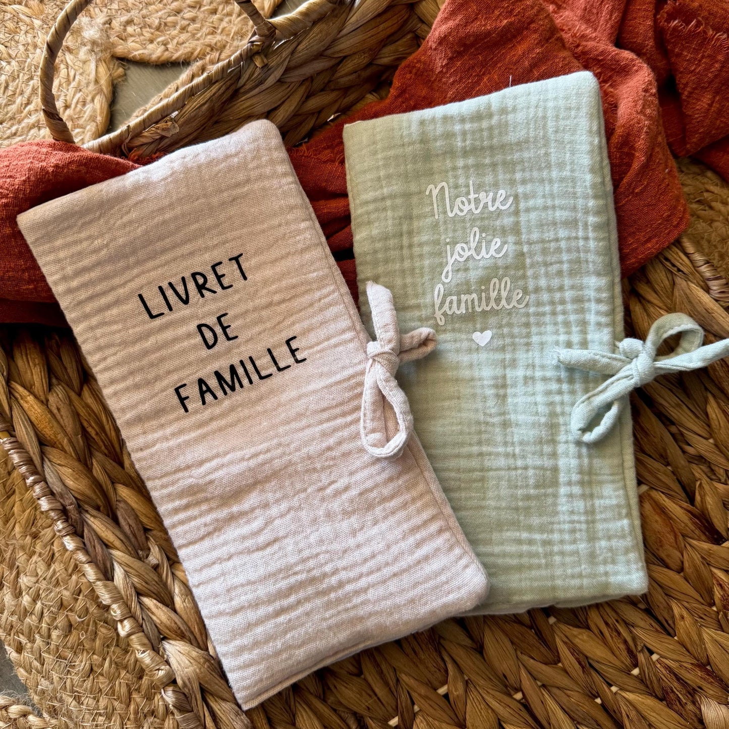 Protège livret de famille personnalisé en gaze de coton – Housse livret de famille – Cadeau de mariage, naissance ou baptême