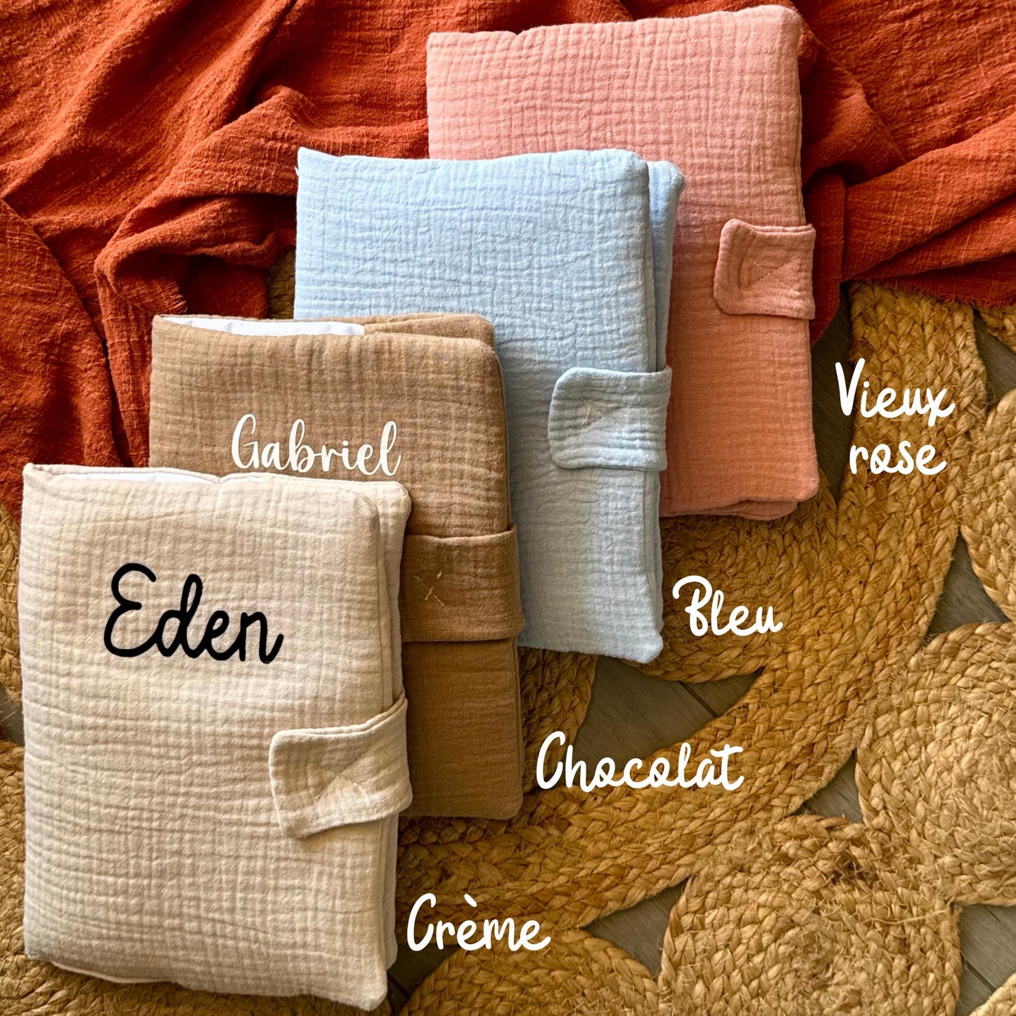 Protège carnet de santé bébé personnalisé en gaze de coton, cadeau naissance personnalisé