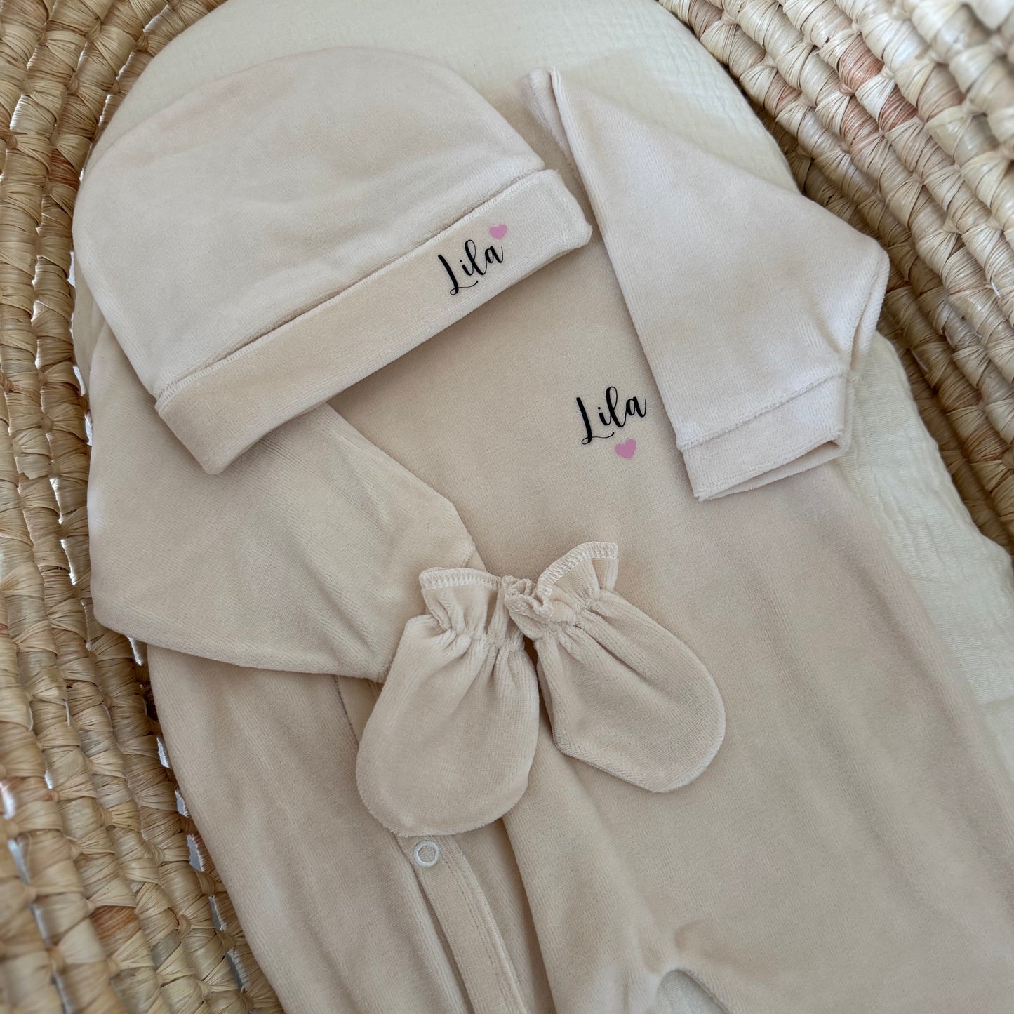 Tenue de naissance personnalisée velours beige bébé – Ensemble 3 pièces en velours beige