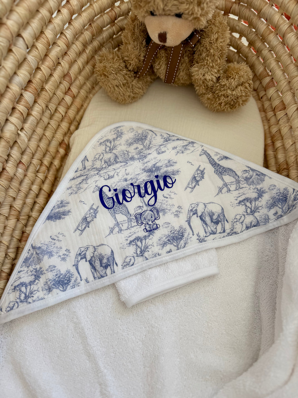 Cape de bain bébé personnalisée safari - Sortie de bain bébé en gaze de coton motif safari
