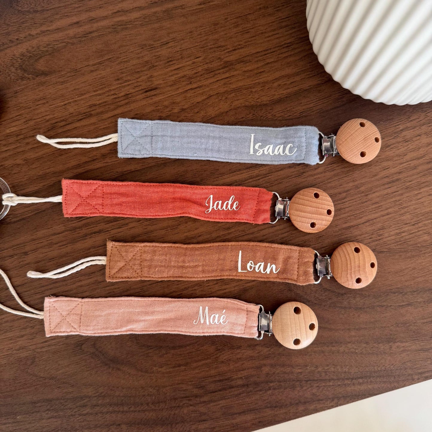 Attache tétine bébé personnalisée en gaze de coton - Cadeau naissance - Clip bois