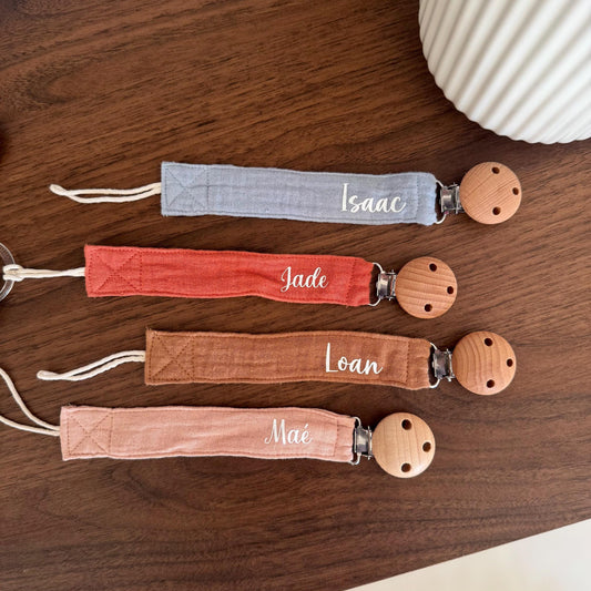 Attache tétine bébé personnalisée en gaze de coton - Cadeau naissance - Clip bois