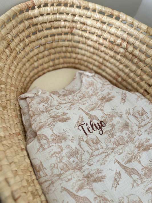 Gigoteuse Bébé Personnalisée en Gaze de Coton Safari beige - Gigoteuse personnalisable prénom bébé